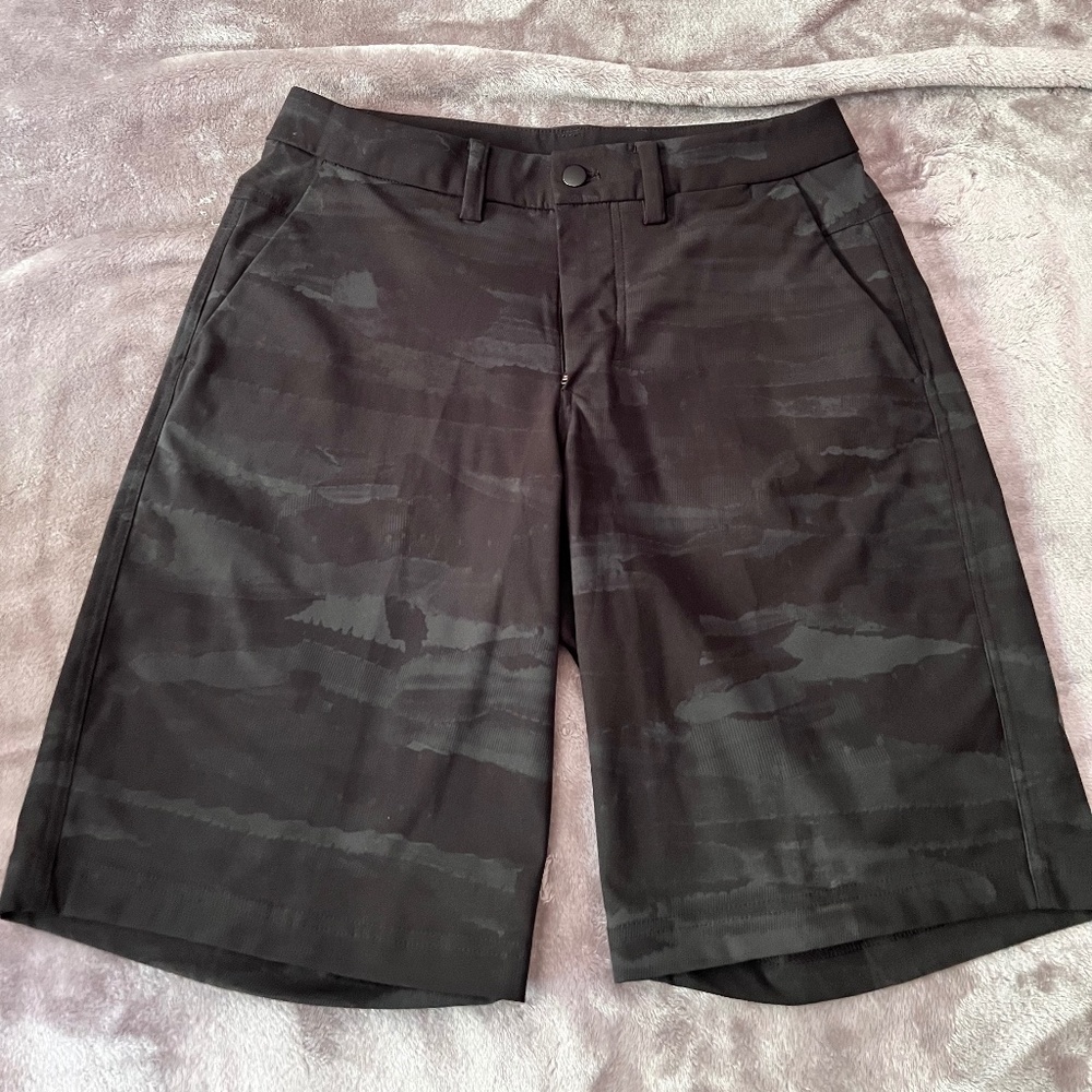 Lululemon Camo Shorts - size 31
